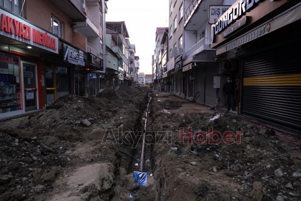 Akyazı’da altyapı çalışmaları aralıksız sürüyor