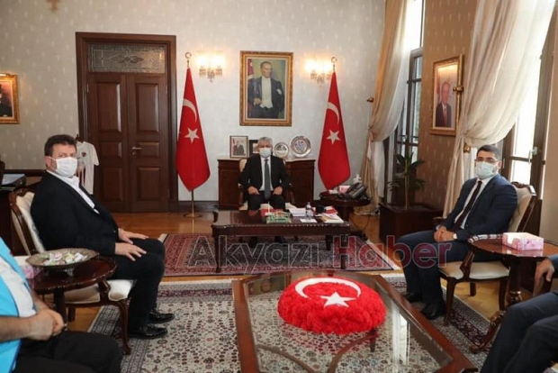 Başkan Soykan Suriyede yardım dağıttı