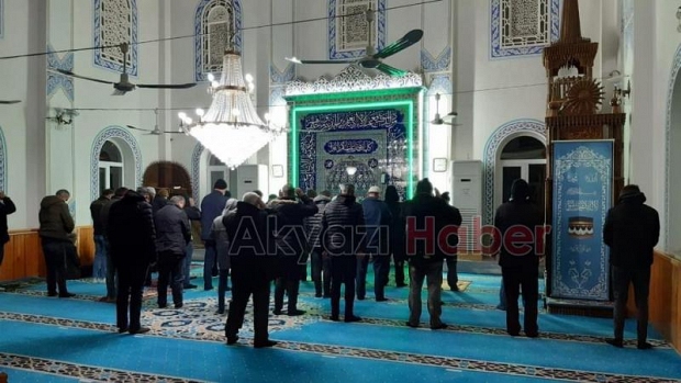 Akyazıda Regaip Kandili dualarla idrak edildi
