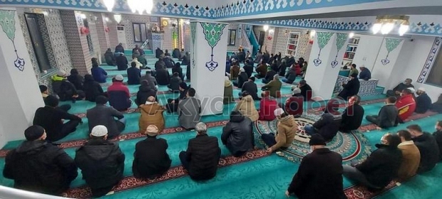 Akyazıda Regaip Kandili dualarla idrak edildi