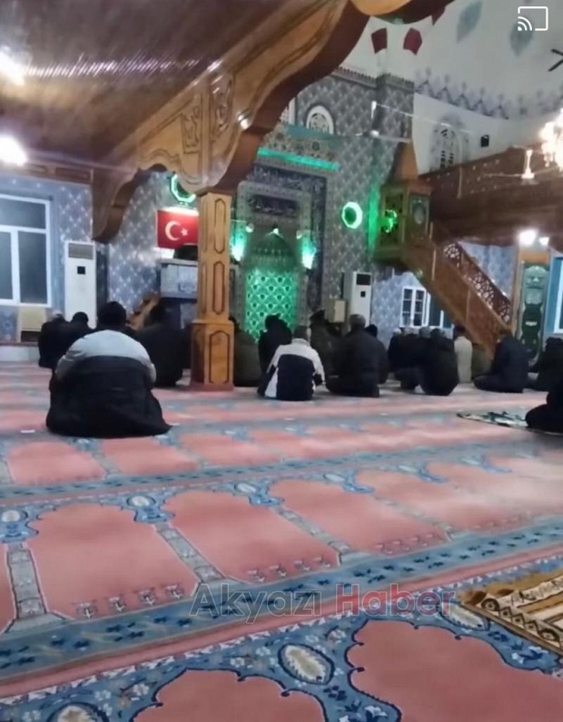 Akyazıda Regaip Kandili dualarla idrak edildi