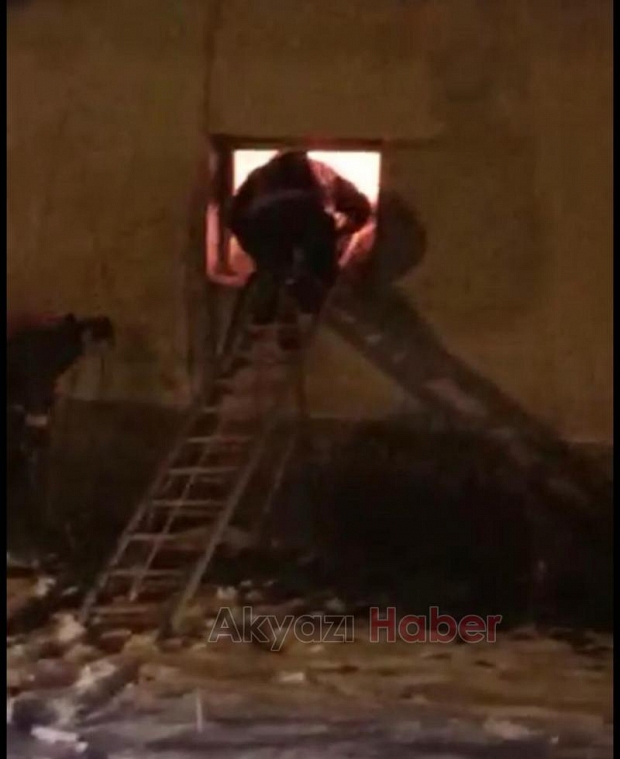 Akyazı'da ahşap atölyesi yandı