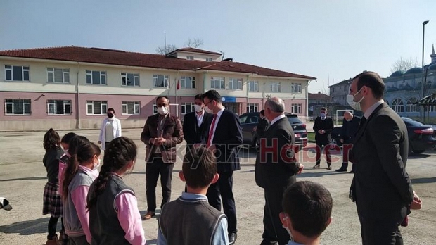 Kaymakam ve İlçe Milli Eğitim Müdürü öğrencileri ziyaret etti