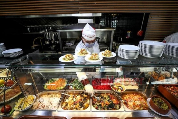 Yüksek riskli Sakaryada kafe ve restoranlar açılmıyor