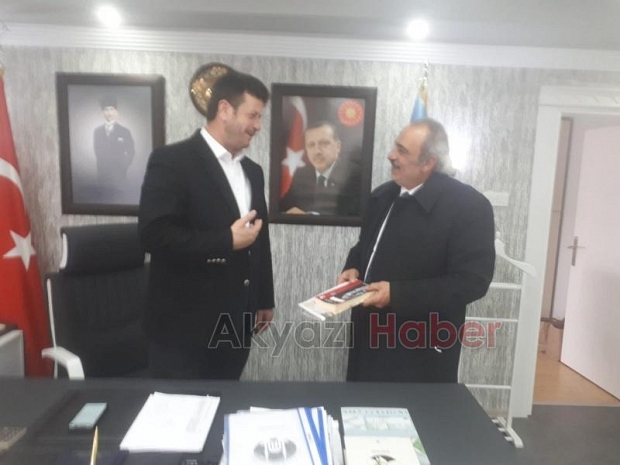 Başkan Soykan'a Erbakan'ın 'Davam' kitabını hediye etti