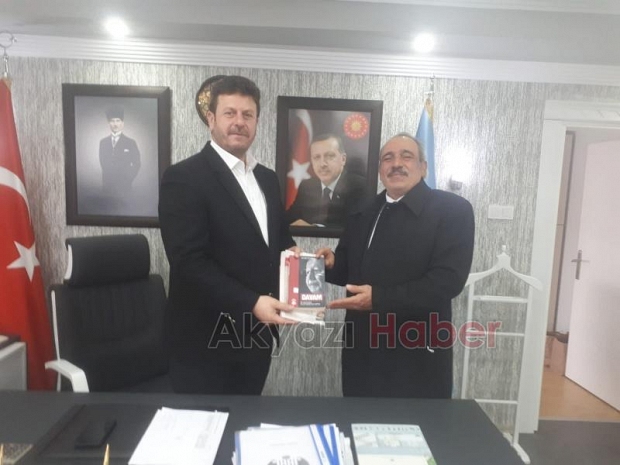 Başkan Soykan'a Erbakan'ın 'Davam' kitabını hediye etti