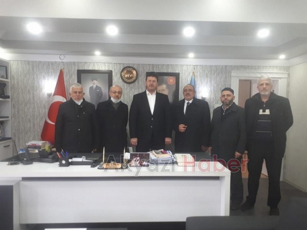 Başkan Soykan'a Erbakan'ın 'Davam' kitabını hediye etti