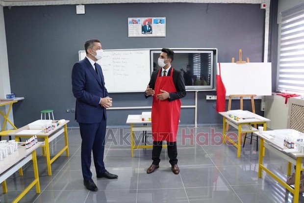 Bakan Selçuk Sakarya'da okullarla ilgili önemli açıklama