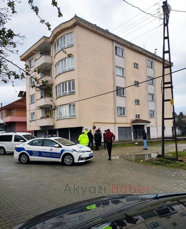 Akyazıda kanlı gün husumetlisini vurdu