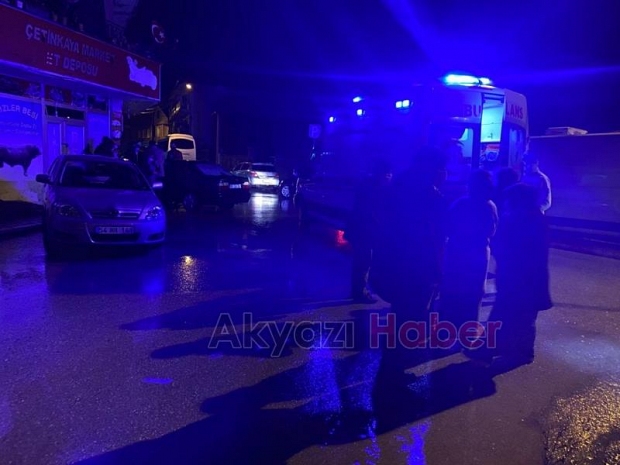 Akyazı'da otomobil kasap dükkanına giriyordu