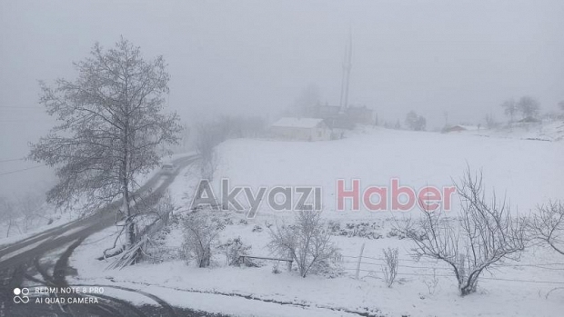 Akyazı'da yüksek kesimlerde kar etkili oluyor