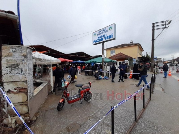 Akyazı'da korona ve hava şartları pazarcıyı vurdu