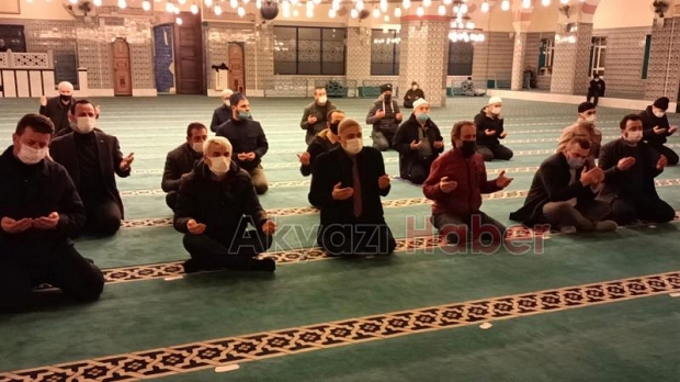 Muhsin Yazıcıoğlu için Akyazı'da Kur'an okundu