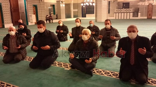 Muhsin Yazıcıoğlu için Akyazı'da Kur'an okundu