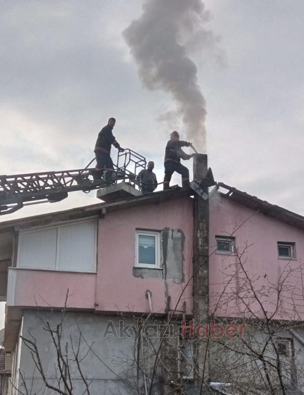 Çatıya sıçramadan itfaiye yetişti