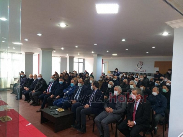 Saadet Partisi'nde Şeref Tan güven tazeledi