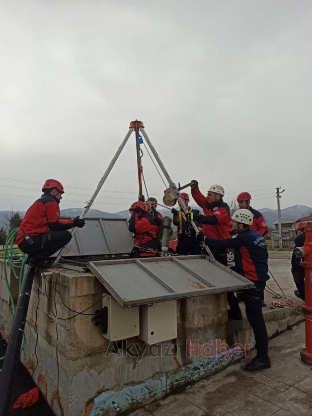 Akyazı İtfaiye personeli kurtarma eğitimi aldı
