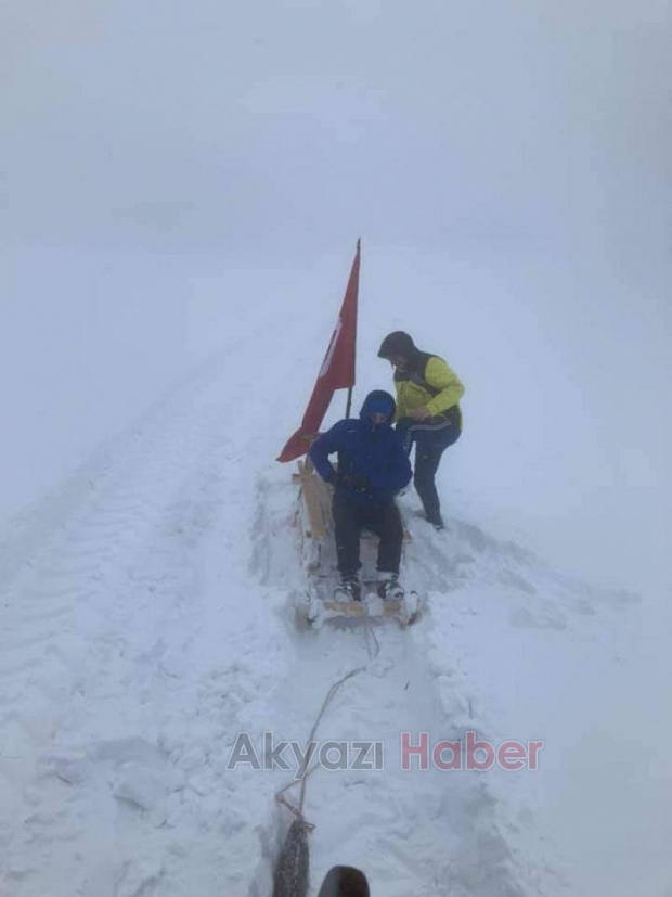 Keremali'de kızakla kayıp karda eğlendiler