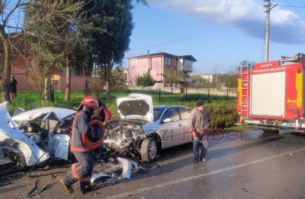 Kafa kafaya çarpıştılar: 4 yaralı