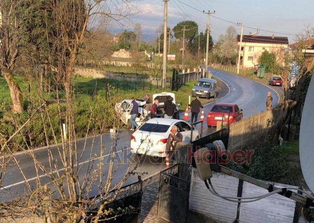Kafa kafaya çarpıştılar: 4 yaralı