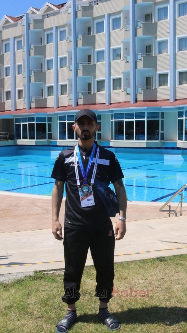 Akyazı Kick Boksçular şampiyonaya damga vurdu