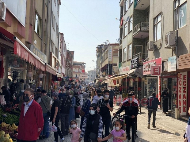 Tam kapanma öncesi yoğunluk