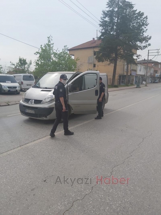 Akyazı'da polis işi sıkı tutuyor