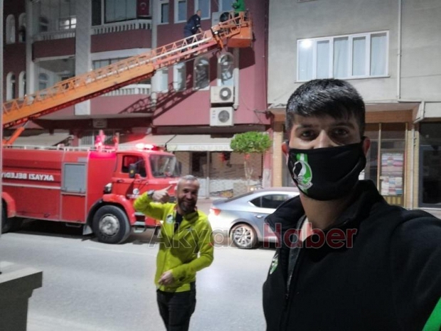 Akyazı yeşil siyah bayraklarla süslendi