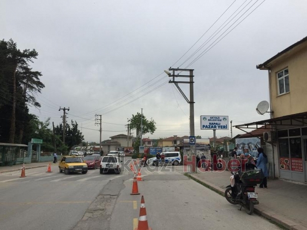 Pazar açıldı, vatandaş alışverişe koştu