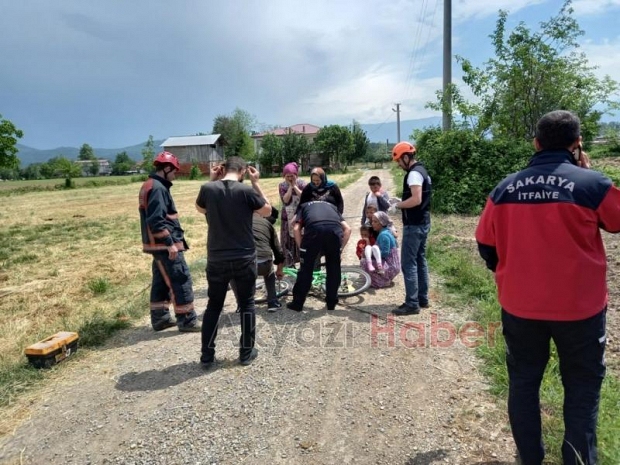 Ayağı bisikletin tekerine sıkıştı