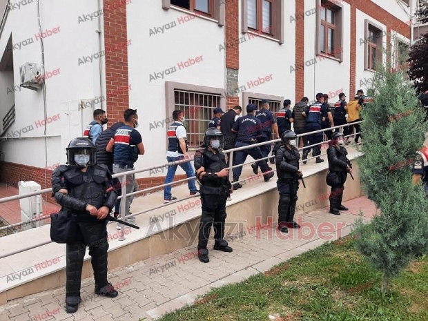 Şafak operasyonunda 8 tutuklama; Böyle getirildiler