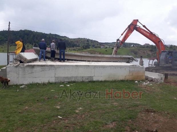 Yayladaki kaçak binalar yıkıldı