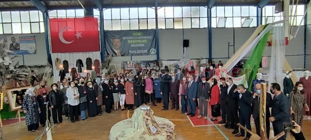 Akyazı Halk Eğitim Merkezi'nden yıl sonu sergisi
