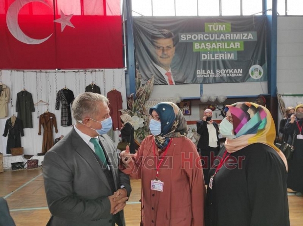 Akyazı Halk Eğitim Merkezi'nden yıl sonu sergisi