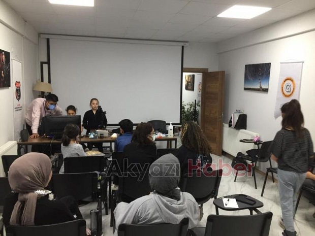 Gencim Çünkü Projesi'nde eğitimler başladı