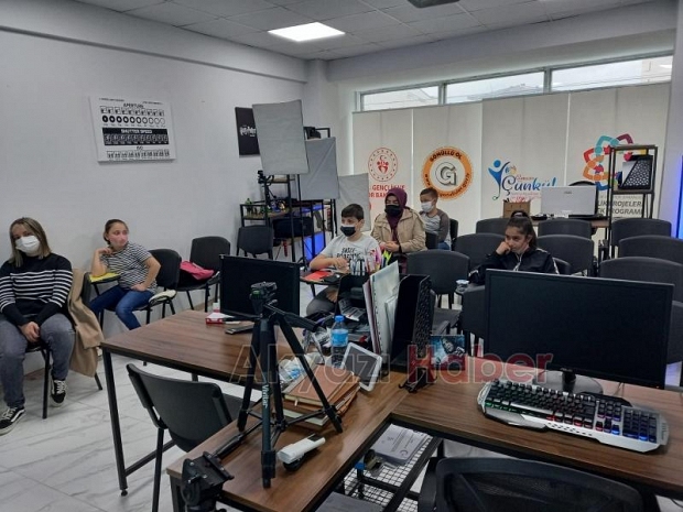 Gencim Çünkü Projesi'nde eğitimler başladı
