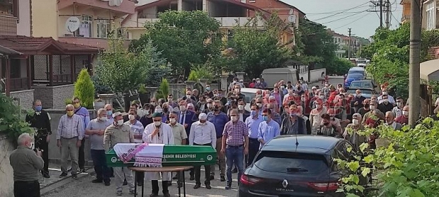 Nebahat Ünlütürk toprağa verildi