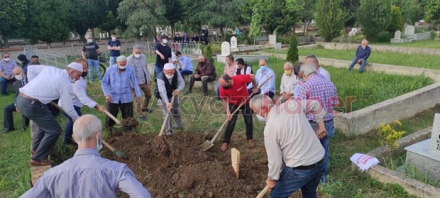 Nebahat Ünlütürk toprağa verildi