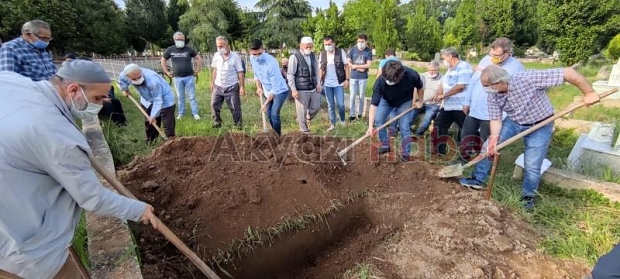 Nebahat Ünlütürk toprağa verildi