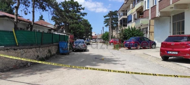 Akyazı'da dehşet; Üniversiteli kız arkadaşını bıçakladı