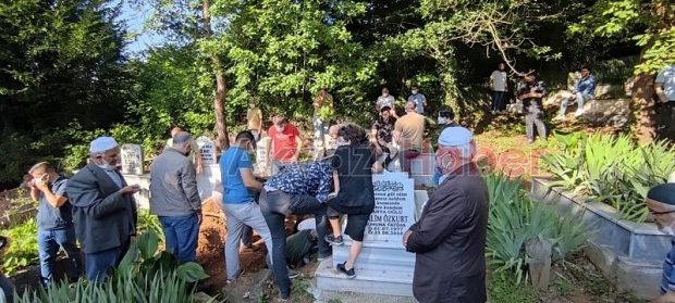 Ayşe Özkurt toprağa verildi