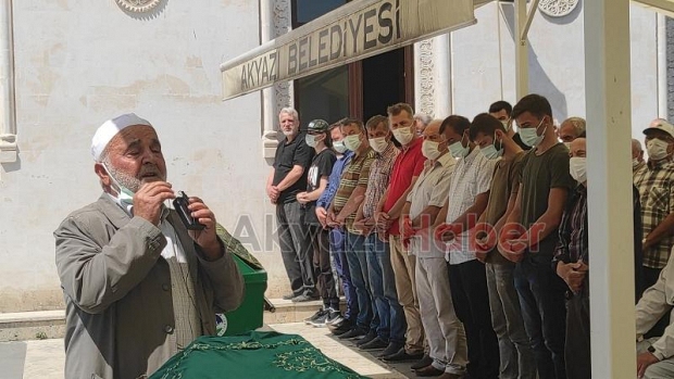 Sait Bakan defnedildi