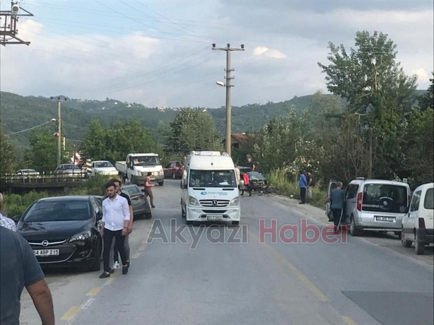 Otomobiller kafa kafaya çarpıştı: 4 yaralı
