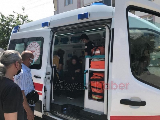 Araç durmadan inmek isteyen kadın yolcu düşerek hastanelik oldu