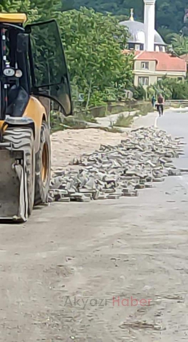Pazarköy yolunda sök yap
