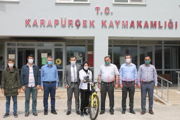 Karapürçek'te 14 öğrenci bisiklet kazandı