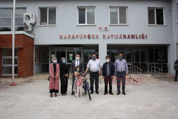 Karapürçek'te 14 öğrenci bisiklet kazandı