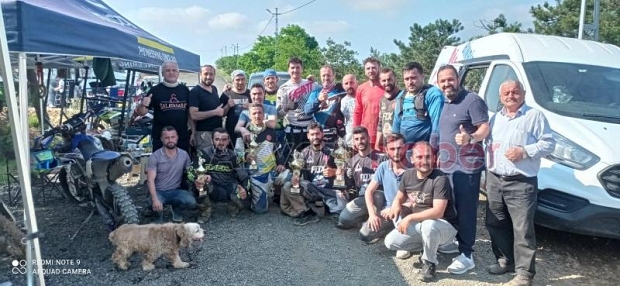 Akyazılı motokroscu üçüncü oldu 