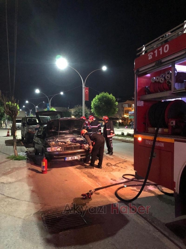 Otomobil alev aldı