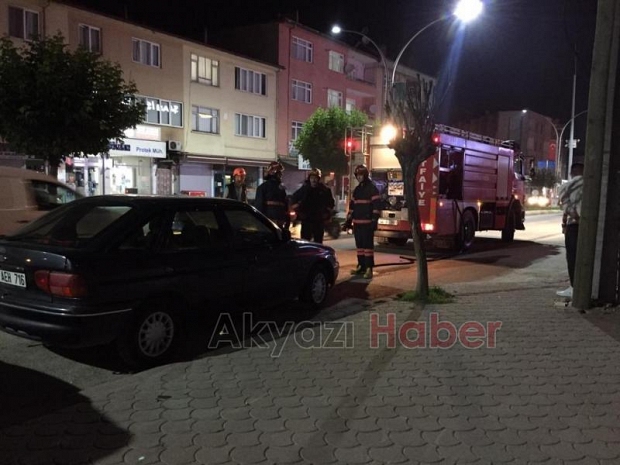 Otomobil alev aldı